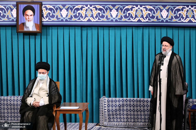 مراسم تنفیذ حکم سیزدهمین دوره ریاست جمهوری اسلامی ایران‌ توسط رهبر انقلاب