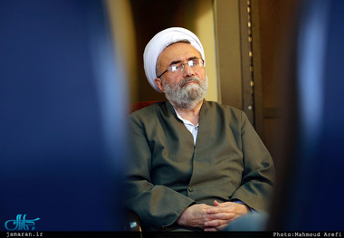 روایت مسیح مهاجری از دیدار با میرحسین موسوی: هیچ پیامی از کسی یا جایی برای او نداشتیم/ به نظر می‌رسد فراهم شدن امکان این دیدار، از نتایج تحولات یک ماه اخیر باشد/ میرحسین اصرار داشت به ما بگوید تنها آرزوی آن‌ها این است که [حقوق] مادی و معنوی مردم تأمین شود