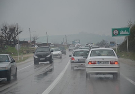 رانندگان در هنگام لغزندگی جاده ها با احتیاط بیشتر به ادامه مسیر بپردازند