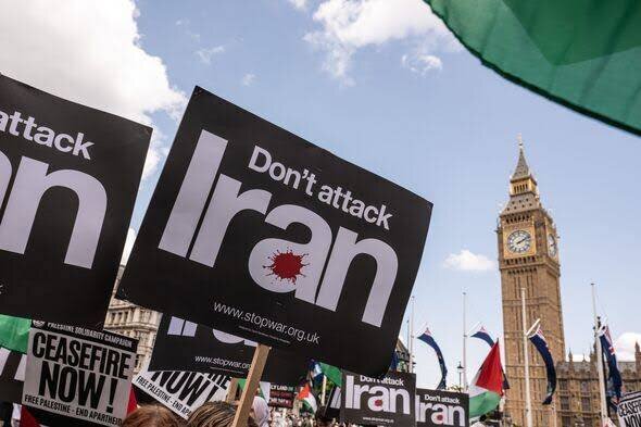 راهپیمایی ۵۰۰۰ نفری در لندن در حمایت از ایران + عکس ها