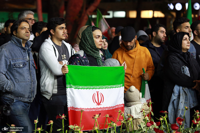 اجتماع پرشور مردم و هنرمندان در باغ فردوس