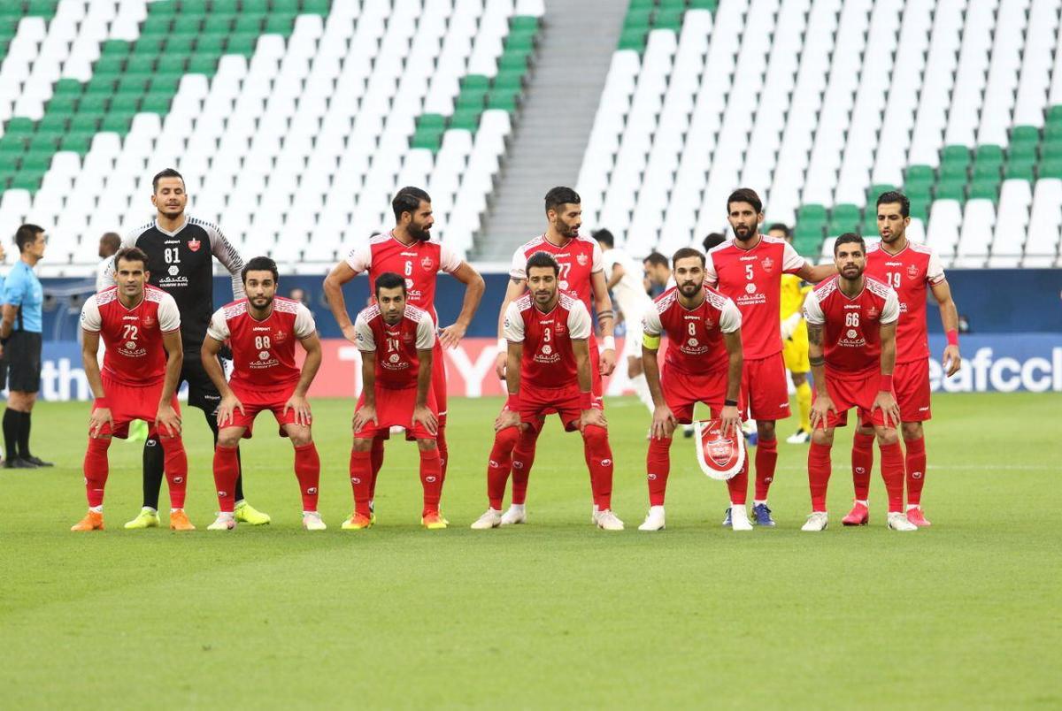 یک دقیقه سکوت پیش از دیدار پرسپولیس و پاختاکور/ تصویر امیر کویت و پرچم نیمه افراشته قطر و AFC در استادیوم + تصاویر
