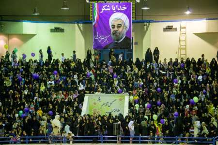مردم طبس پیروزی مجدد دکتر روحانی را در انتخابات ریاست جمهوری جشن گرفتند