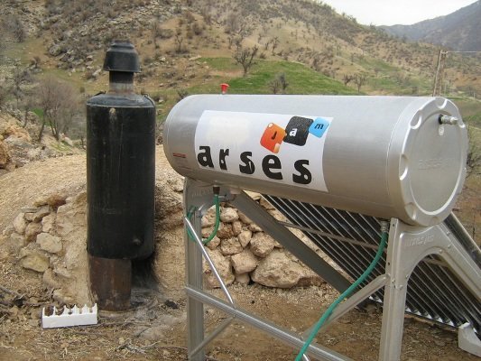 نصب 60 دستگاه آبگرمکن خورشیدی و تنور گازی در روستاهای اردبیل