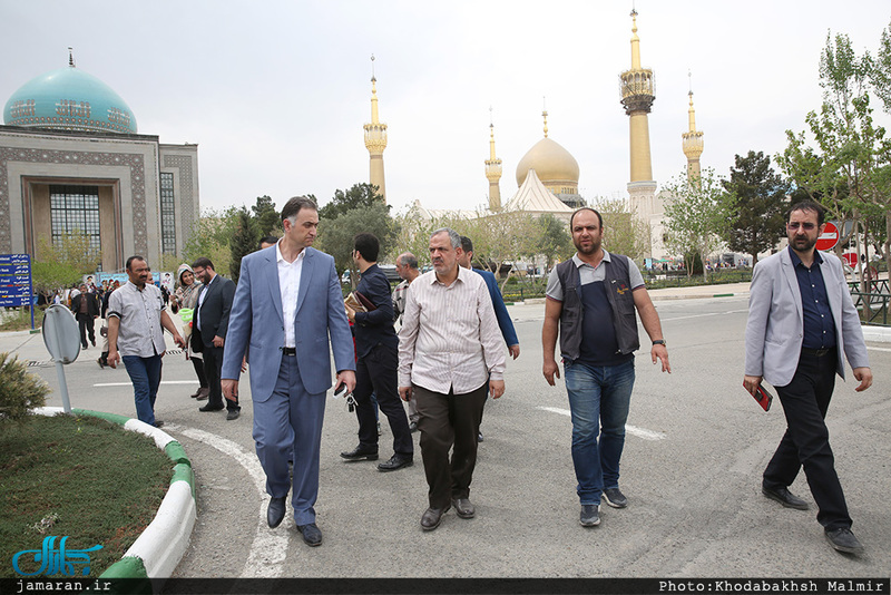 بازدید احمد مسجد جامعی از نمایشگاه «عطر یاس» در حرم مطهر امام خمینی(س)-2