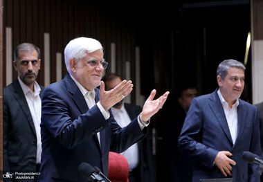 عارف: برند دور زدن تحریم‌ها متعلق به مردم خوب کشور ما است/ تبدیل ایران به قطب ترانزیت از طرح‌های مهم دولت چهاردهم است/ مهمترین اقدام در سال جاری واگذاری مسئولیت‌ها به استان‌هاست/ صنعت امروز نسبت به نفت در اولویت است