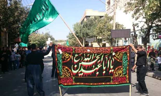 مهاباد در عاشورای حسینی غرق در ماتم شد
