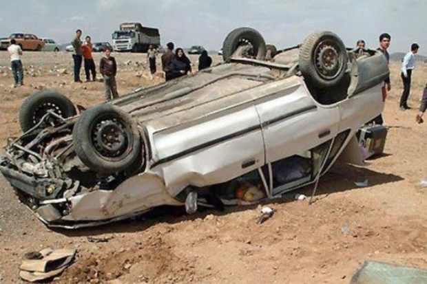واژگونی خودروی سواری در فارس یک کشته و 10 مصدوم داشت