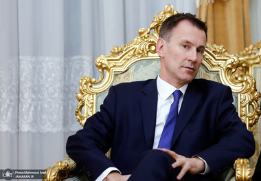 تلاش وزیر خارجه انگلیس برای خاموش کردن جنجال ایمیل ها در مورد ترامپ