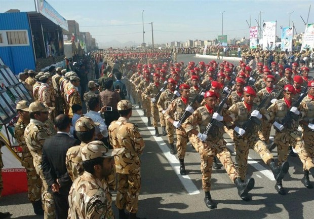 مراسم رژه نیروهای مسلح در زنجان برگزار شد