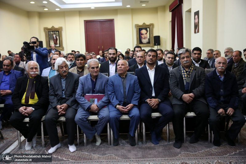 دیدار جمعی از پیشکسوتان و ورزشکاران با سید حسن خمینی