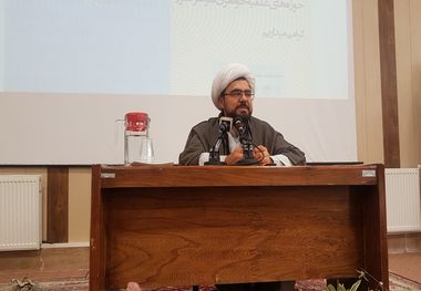 کارکرد اجتماعی حوزه های علمیه احیا شود