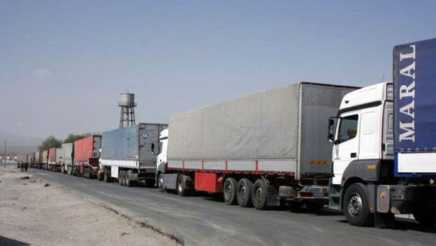 صادرات علوفه دامی به عراق از مرز چذابه بدون مجوز ممنوع است