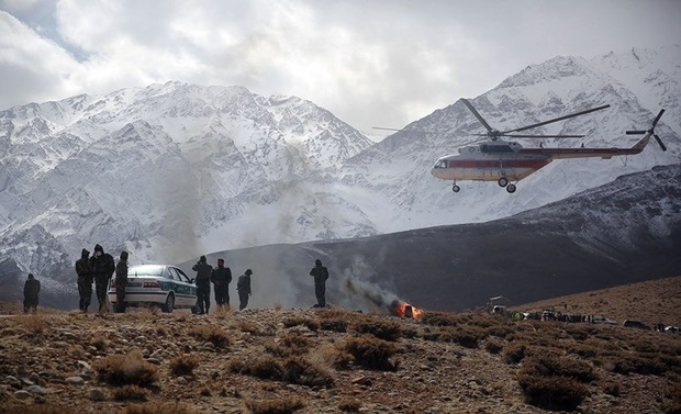 16 بسته از بقایای پیکر جانباختگان پرواز "تهران- یاسوج" در ایام نوروز به پایین ارتفاعات دنا انتقال داده شد