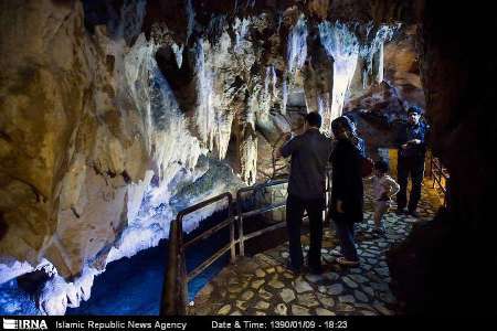 قوری قلعه بزرگترین غار آبی آسیا چشم انتظار گردشگران نوروزی