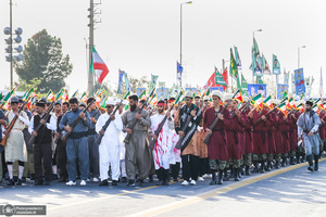 مراسم رژه نیروهای مسلح در جوار حرم مطهر امام خمینی (س)