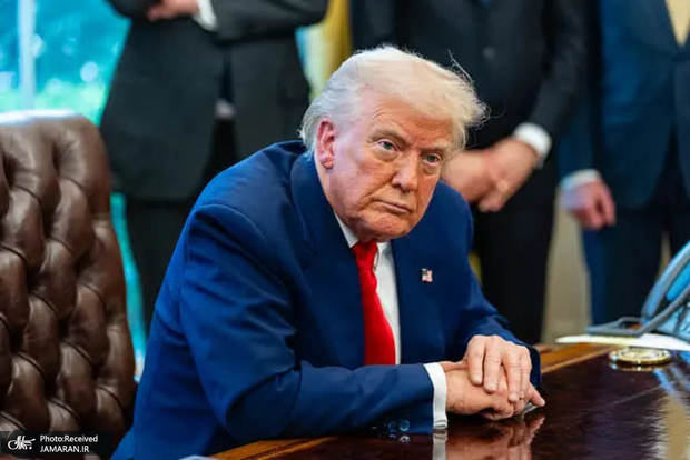 ترامپ: ما وضعیت ایران را دنبال می‌کنیم اما نیازی به فرستادن نیروی نظامی به ایران نمی‌بینیم/ تصاحب گرینلند ممکن است از طریق مسالمت‌آمیز یا زور انجام شود/ نمی‌خواهیم چین و روسیه همسایه ما شوند/ حمله دیگری به ونزوئلا در راه نیست