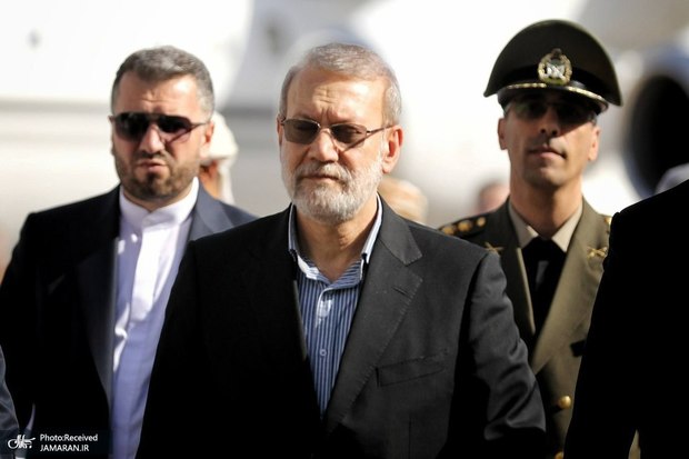 علی لاریجانی وارد مسقط شد