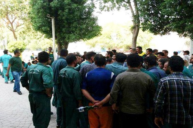 کارگران شهرداری حمیدیه و پالایشگاه بید بلند خواستار مطالبات خود شدند