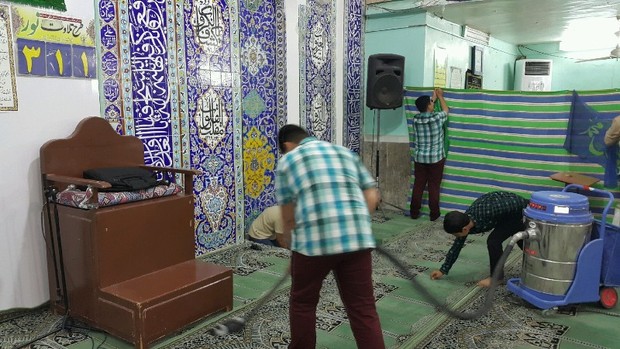 مساجد خرمشهر در آستانه رمضان غبار روبی و عطر افشانی شدند
