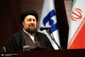 حضور سید حسن خمینی در اختتامبه مسایقات قرآنی ، اذان وتفسیر کارکنان بانک صادرات