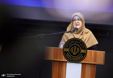 سخنگوی دولت: تبادل پیام‌های غیرمستقیم با آمریکا ادامه دارد /۲۲۰۰ مگاوات انرژی خورشیدی تا پایان شهریور به بهره‌برداری می‌رسد/ رژیم صهیونیستی در نگاه ایران‌هراسی شکست خورده است/ تمام دستگاه‌ها برای مهار آتش‌سوزی هورالعظیم موظف به همکاری شدند