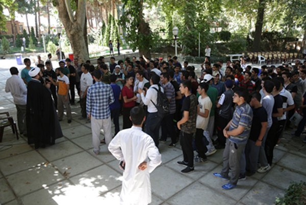 شرکت 900 نوجوان نخبه کشور در طرح 'هفت روز در بهشت' آستان قدس رضوی