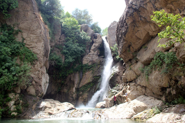 آبشار شلماش، جدال آب و ارتفاع بر فراز کوه های سردشت