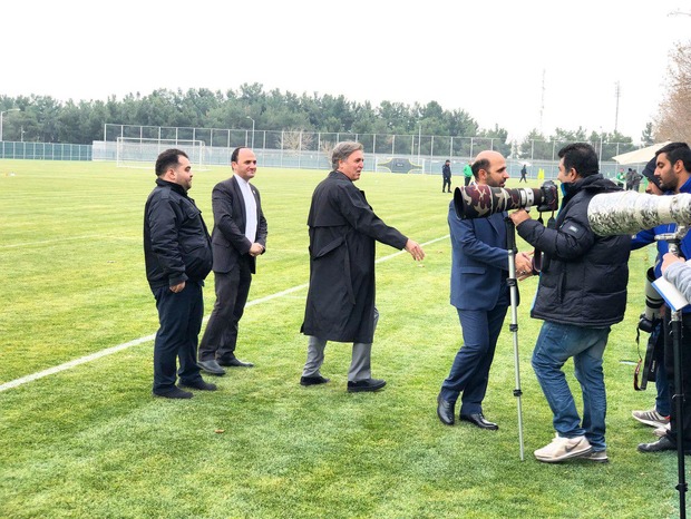 حضور پروین و زرینچه در تمرین تیم فوتبال امید+ تصاویر
