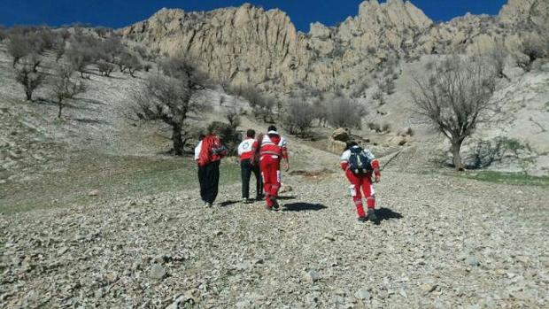 چوپان گرفتار در ارتفاعات کبیرکوه ملکشاهی نجات یافت