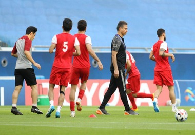 مربی پرسپولیس: باید نعمتی را هم مثل بن عطیه ببخشند/ نگران داوری هستیم
