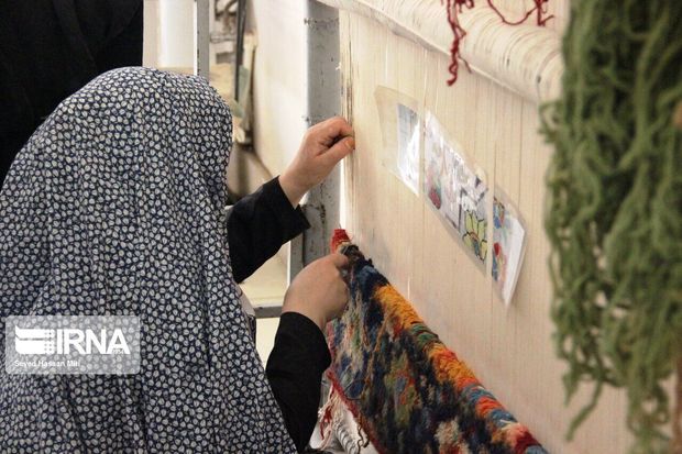 ۶۰۰ قالیباف مهابادی زیرپوشش بیمه روستایی قرار گرفتند