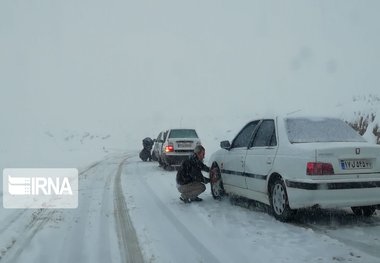 تردد در  جاده‌های همدان نیازمند زنجیر چرخ است