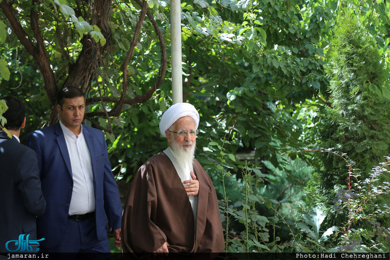 اقامه نماز عید سعید قربان در روستای احمدآباد دماوند توسط آیت الله العظمی جوادی آملی