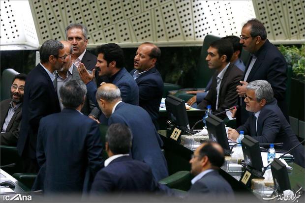 تصویری از تشنج در جلسه ی دیروز مجلس