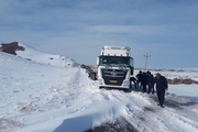 برف راه ارتباطی ۴۰ روستا در بستان‌آباد را بست