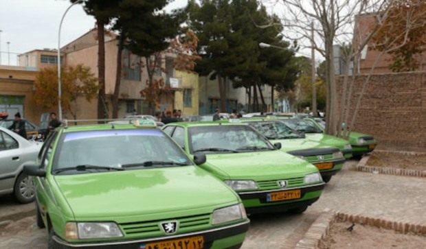تاکسیداران سبزواری خواستار ساماندهی تاکسی اینترنتی شدند