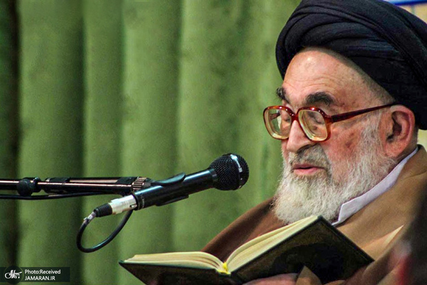 آیت‌الله العظمی دستغیب: آیت‌الله سید مجتبی خامنه‌ای با ترامپ برخورد قاطع داشته باشند