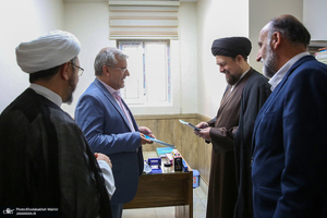 بازدید سید حسن خمینی از موسسه تنظیم و نشر آثار امام خمینی (س)