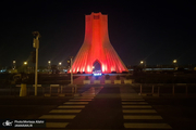 برج آزادی به رنگ قرمز درآمد + عکس 
