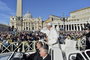 دیدار پاپ فرانسیس با آوارگان کمپ در رم