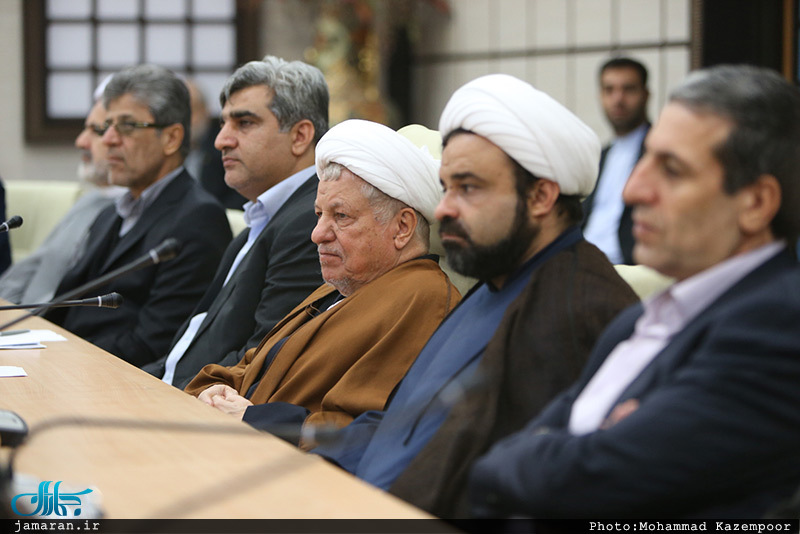 دیدار جمعی از فعالان سیاسی، فرهنگی، اجتماعی و اقتصادی استان بوشهر با آیت الله هاشمی رفسنجانی