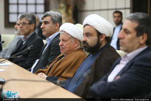 دیدار جمعی از فعالان سیاسی، فرهنگی، اجتماعی و اقتصادی استان بوشهر با آیت الله هاشمی رفسنجانی